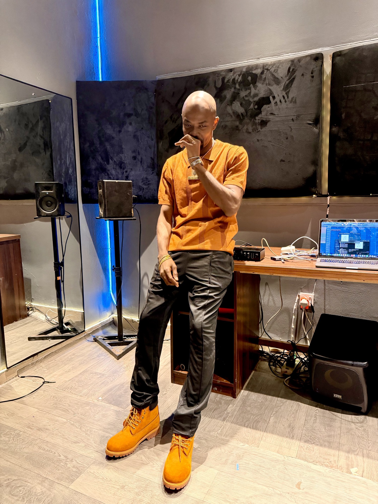 Riosoundz in the studio